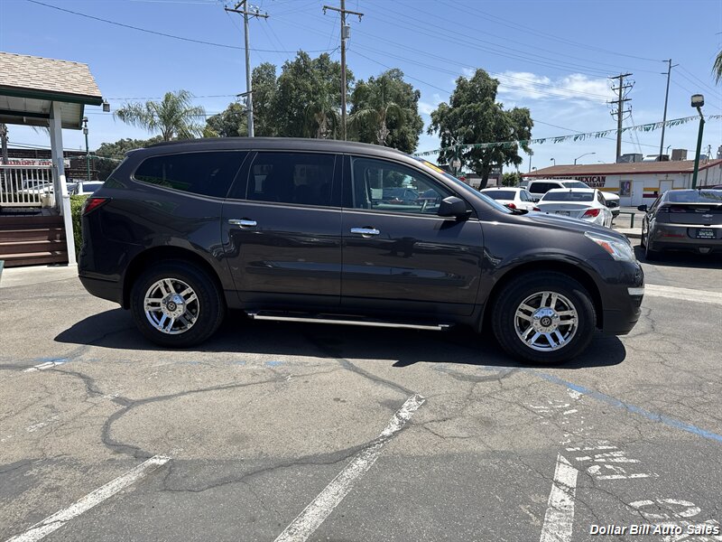 2013 Chevrolet Traverse LS - Photo 3 - Visalia, CA 93292