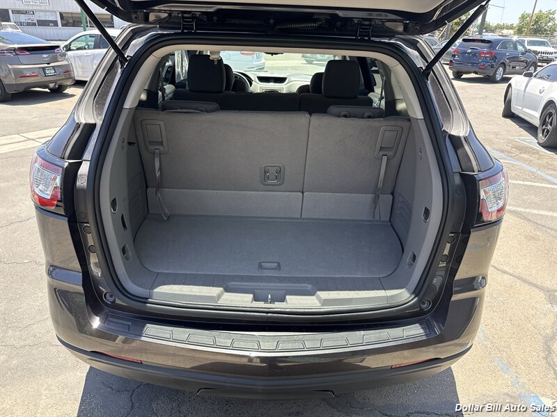 2013 Chevrolet Traverse LS - Photo 5 - Visalia, CA 93292