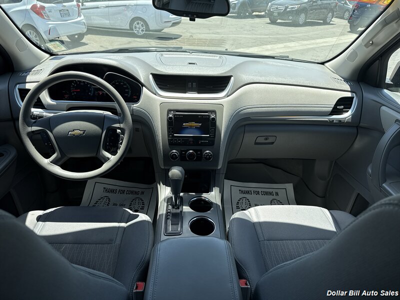 2013 Chevrolet Traverse LS - Photo 9 - Visalia, CA 93292