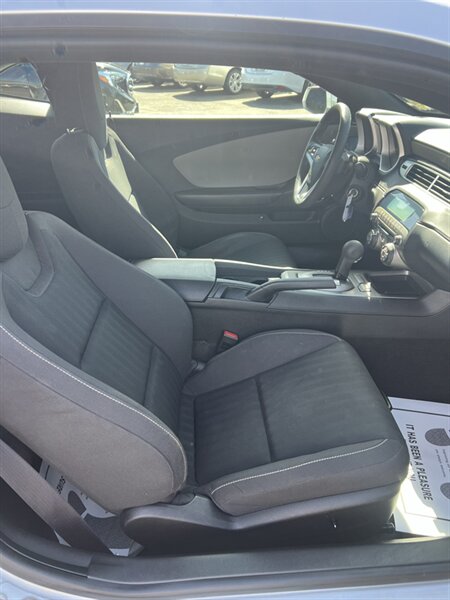 2012 Chevrolet Camaro LS - Photo 10 - Visalia, CA 93292