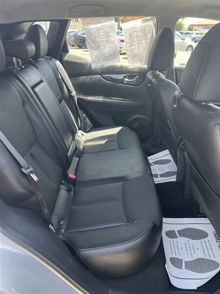 2017 Nissan Rogue Sport SL - Photo 10 - Visalia, CA 93292