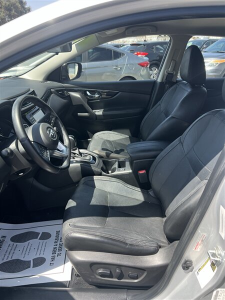 2017 Nissan Rogue Sport SL - Photo 7 - Visalia, CA 93292