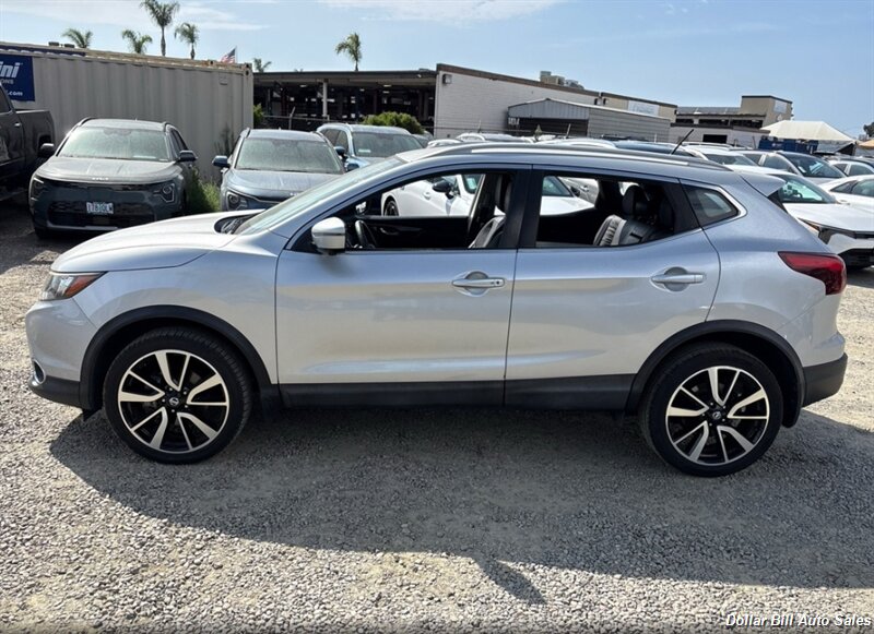 2017 Nissan Rogue Sport SL - Photo 2 - Visalia, CA 93292