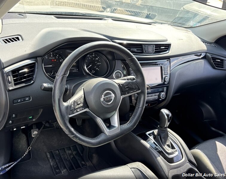 2017 Nissan Rogue Sport SL - Photo 5 - Visalia, CA 93292