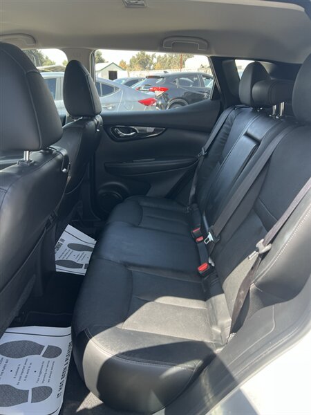 2017 Nissan Rogue Sport SL - Photo 8 - Visalia, CA 93292