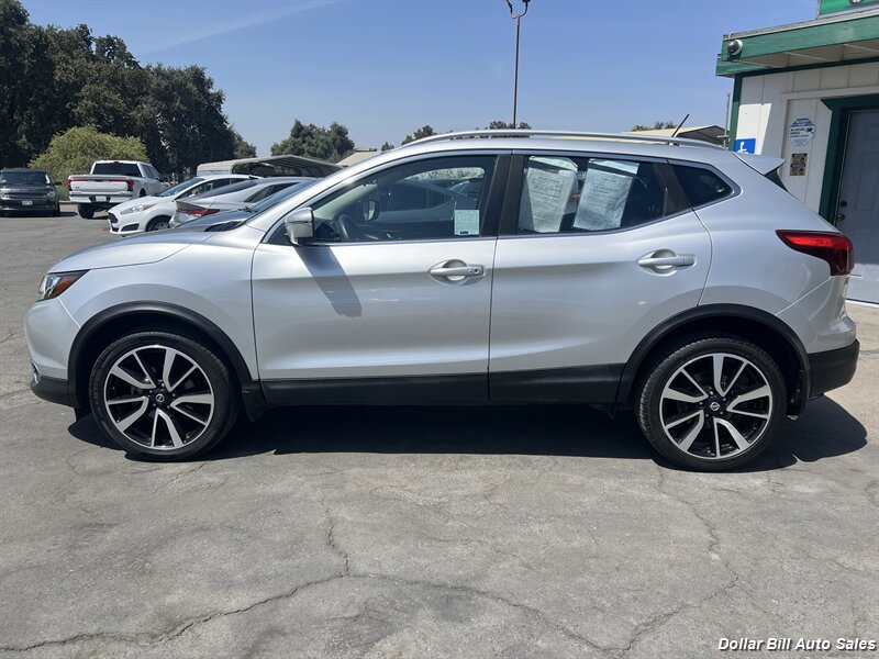 2017 Nissan Rogue Sport SL - Photo 2 - Visalia, CA 93292