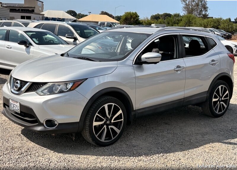 2017 Nissan Rogue Sport SL   - Photo 1 - Visalia, CA 93292