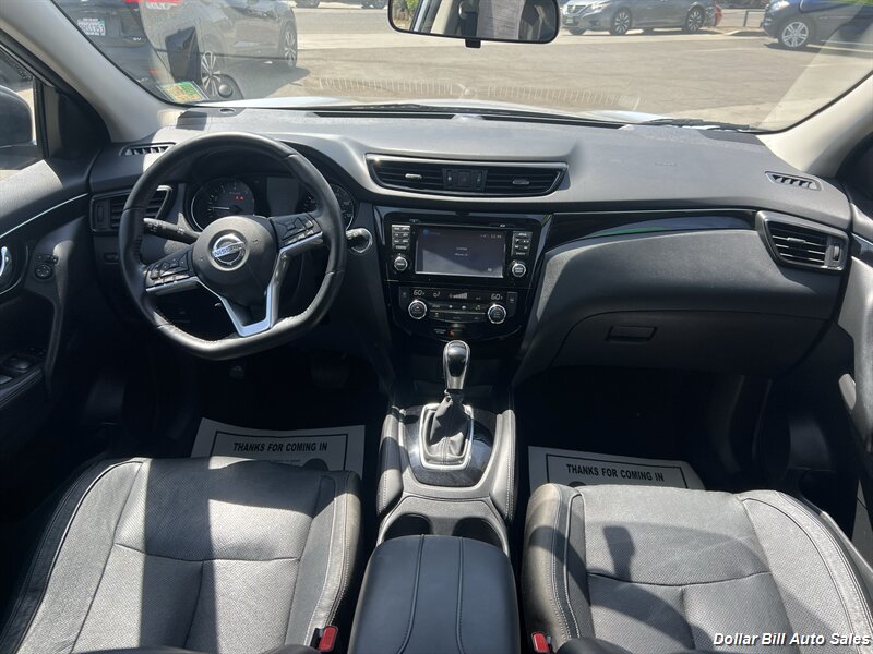 2017 Nissan Rogue Sport SL - Photo 12 - Visalia, CA 93292