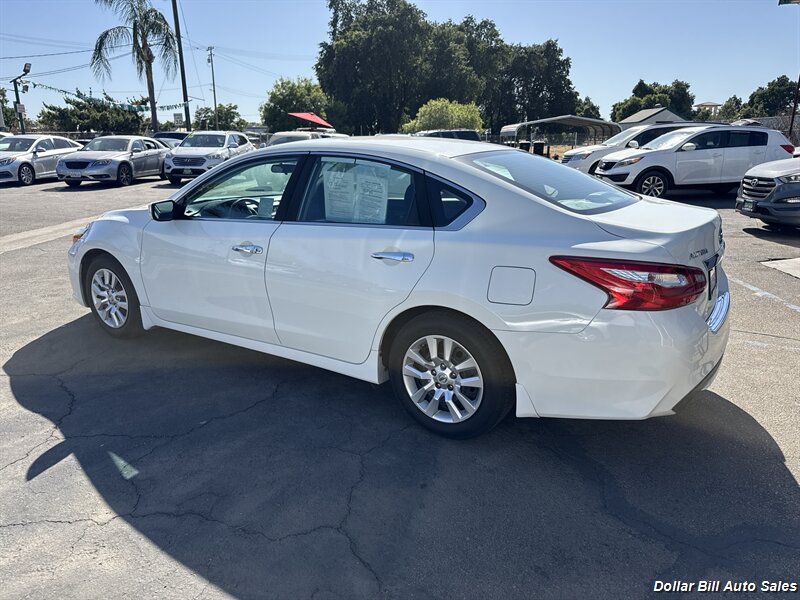 2017 Nissan Altima 2.5 S - Photo 5 - Visalia, CA 93292