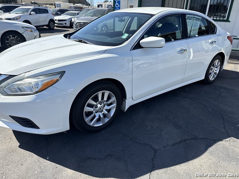 2017 Nissan Altima 2.5 S - Photo 6 - Visalia, CA 93292