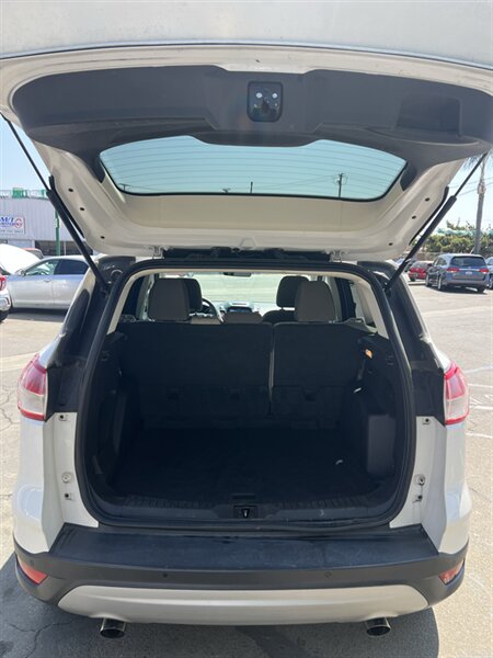 2016 Ford Escape SE - Photo 9 - Visalia, CA 93292