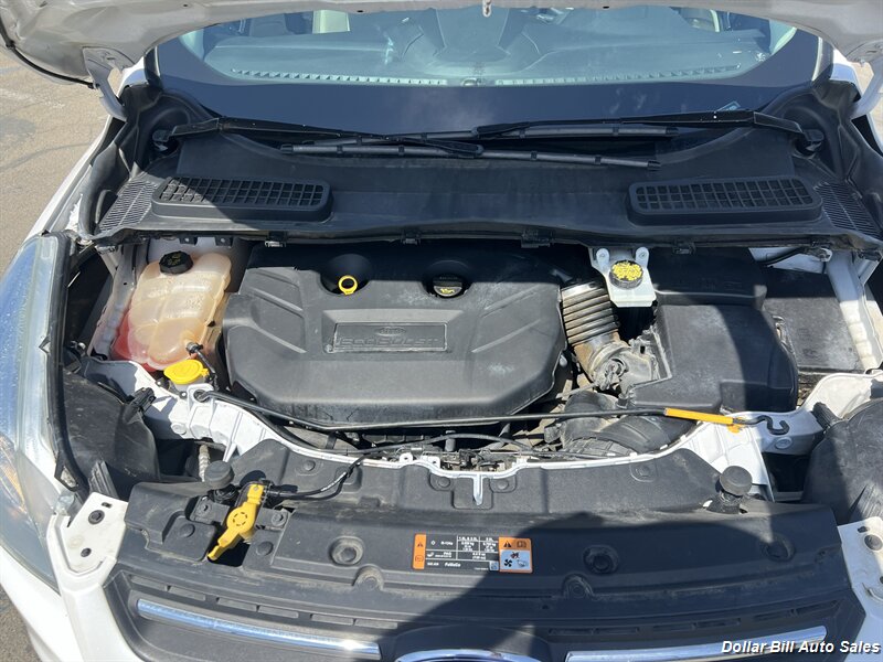 2016 Ford Escape SE - Photo 13 - Visalia, CA 93292