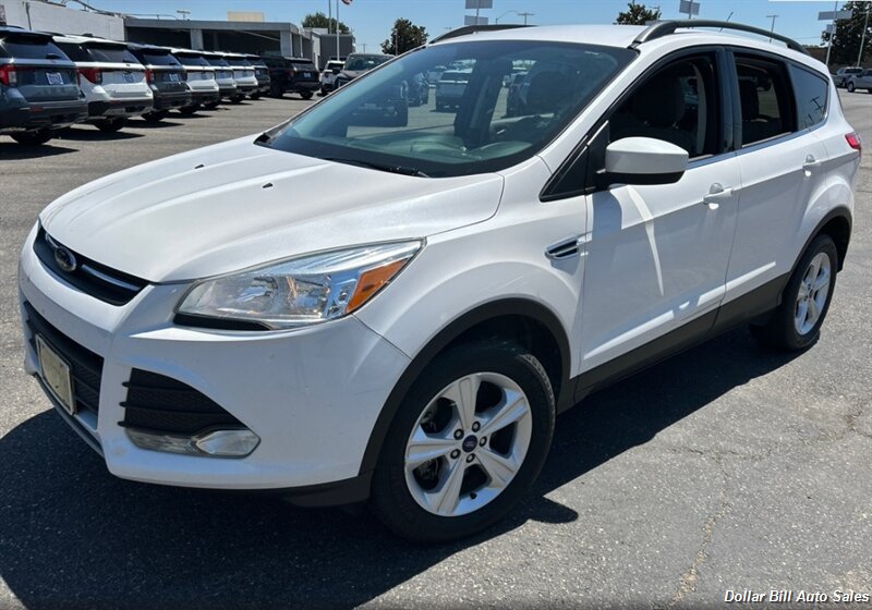 2016 Ford Escape SE   - Photo 1 - Visalia, CA 93292