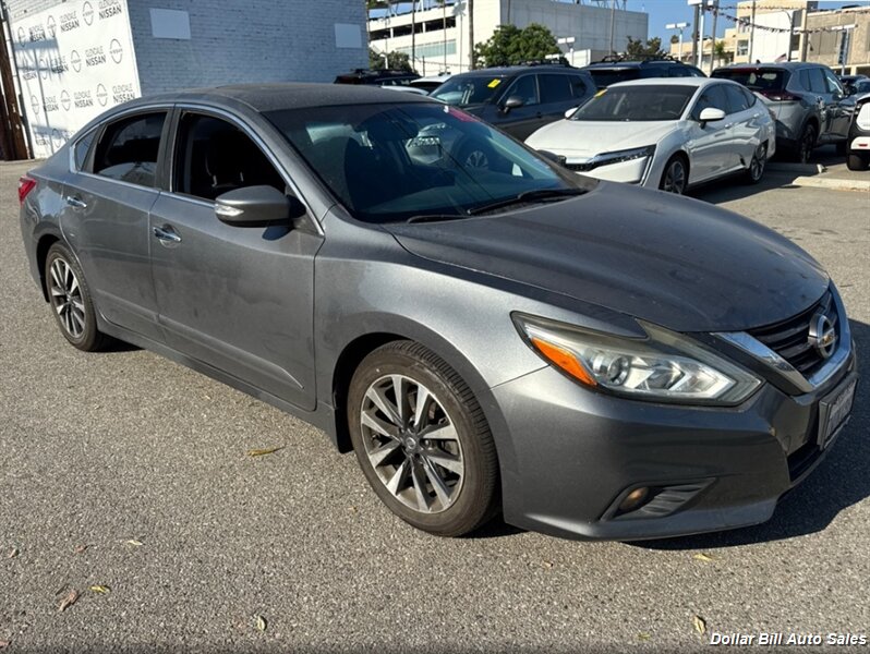 2017 Nissan Altima 2.5 SV   - Photo 1 - Visalia, CA 93292