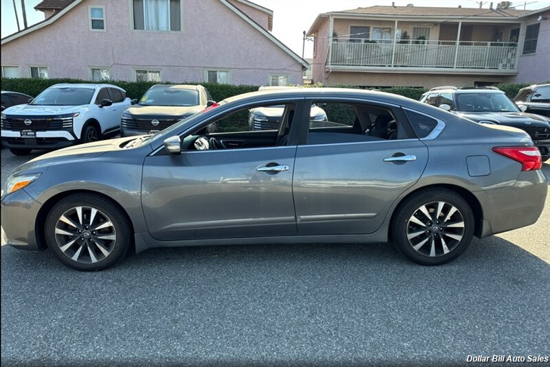 2017 Nissan Altima 2.5 SV - Photo 2 - Visalia, CA 93292