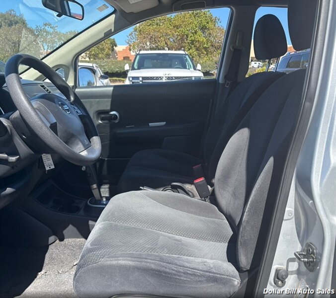 2012 Nissan Versa 1.8 S - Photo 3 - Visalia, CA 93292