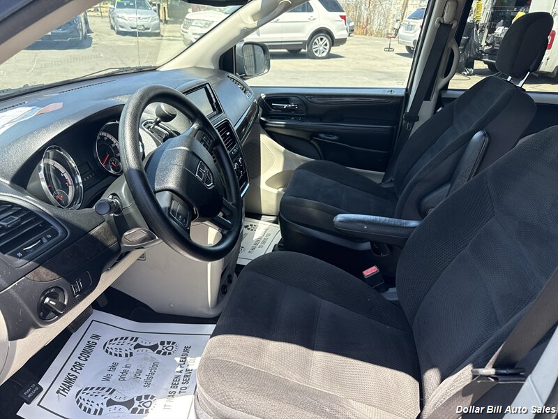 2019 Dodge Grand Caravan SE - Photo 7 - Visalia, CA 93292