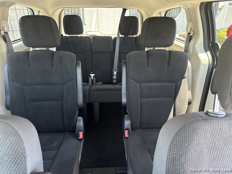 2019 Dodge Grand Caravan SE - Photo 9 - Visalia, CA 93292