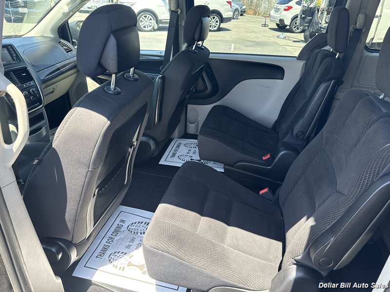 2019 Dodge Grand Caravan SE - Photo 6 - Visalia, CA 93292