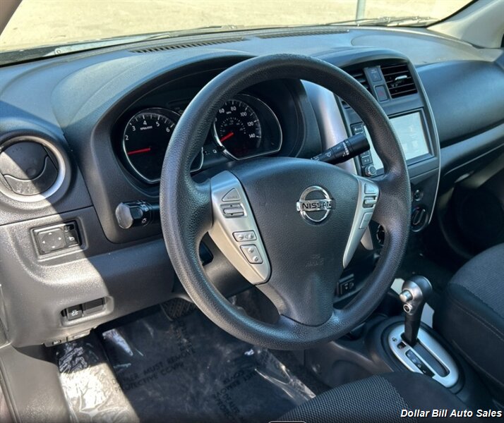 2019 Nissan Versa SV - Photo 5 - Visalia, CA 93292