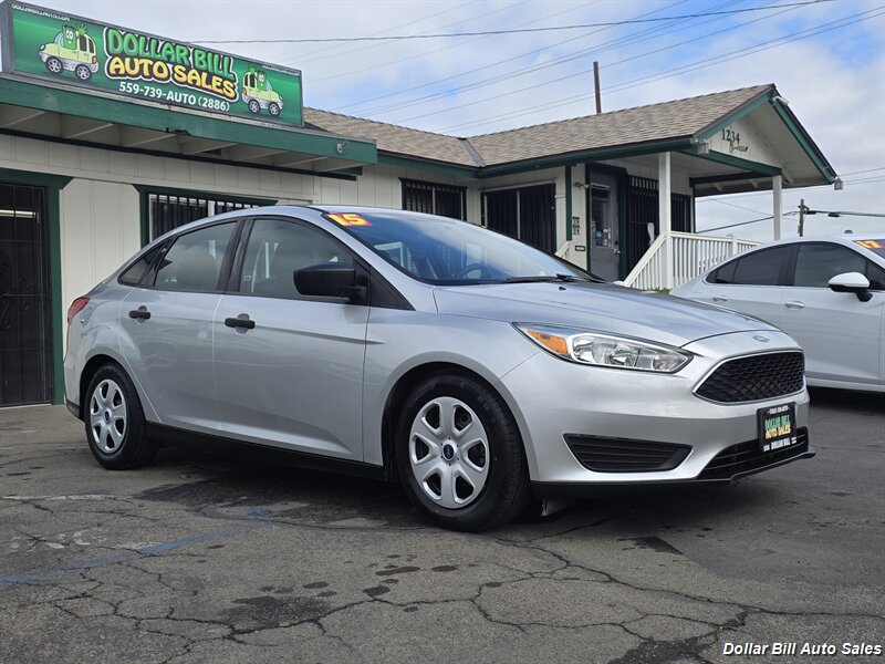2015 Ford Focus S's photo