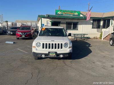 2017 Jeep Patriot Latitude   - Photo 2 - Visalia, CA 93292