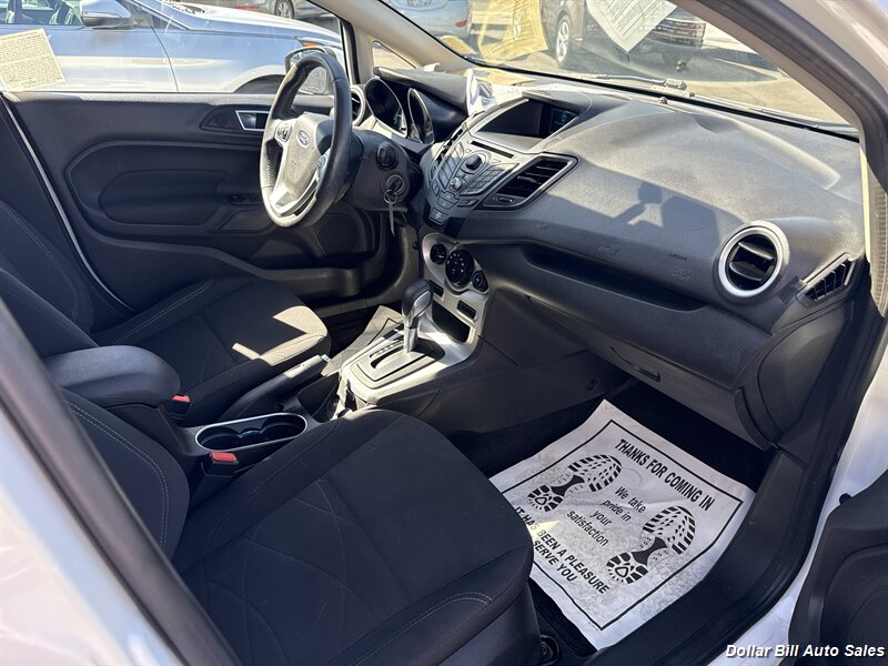 2014 Ford Fiesta SE - Photo 7 - Visalia, CA 93292