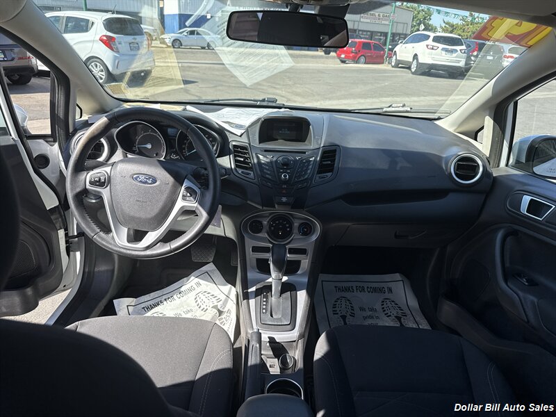 2014 Ford Fiesta SE - Photo 6 - Visalia, CA 93292