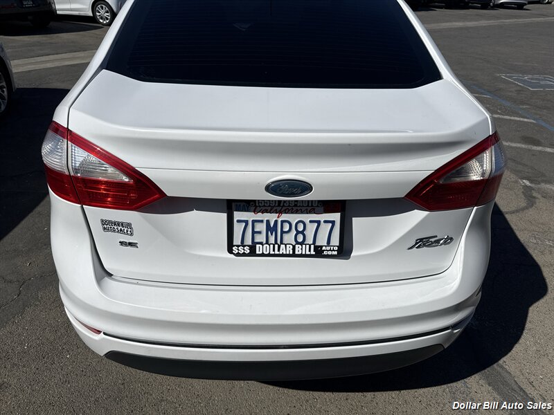 2014 Ford Fiesta SE - Photo 4 - Visalia, CA 93292