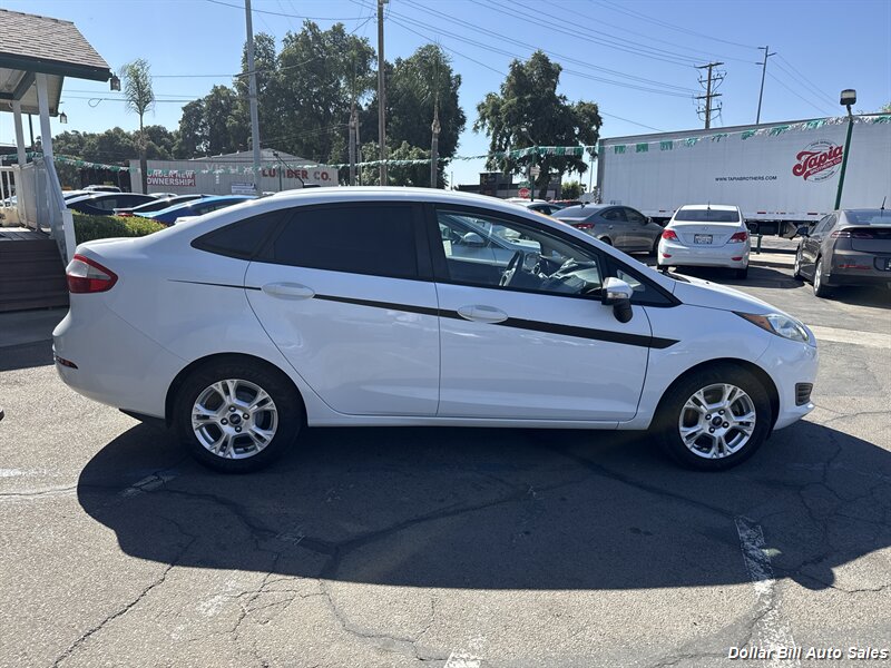 2014 Ford Fiesta SE - Photo 3 - Visalia, CA 93292