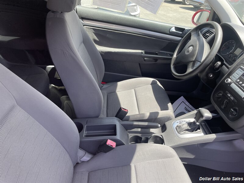 2007 Volkswagen Rabbit   - Photo 12 - Visalia, CA 93292