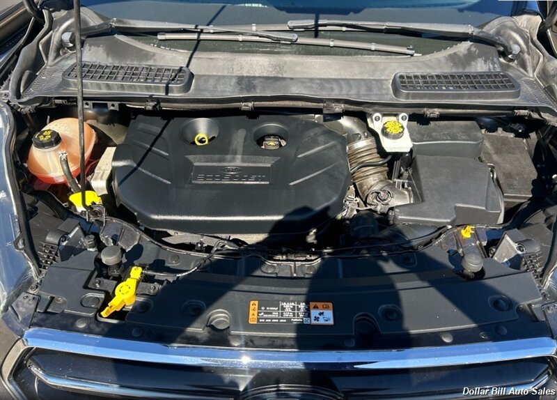 2017 Ford Escape SE - Photo 8 - Visalia, CA 93292