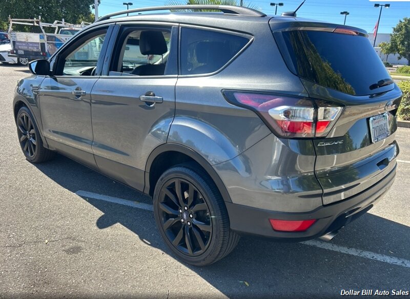 2017 Ford Escape SE - Photo 4 - Visalia, CA 93292