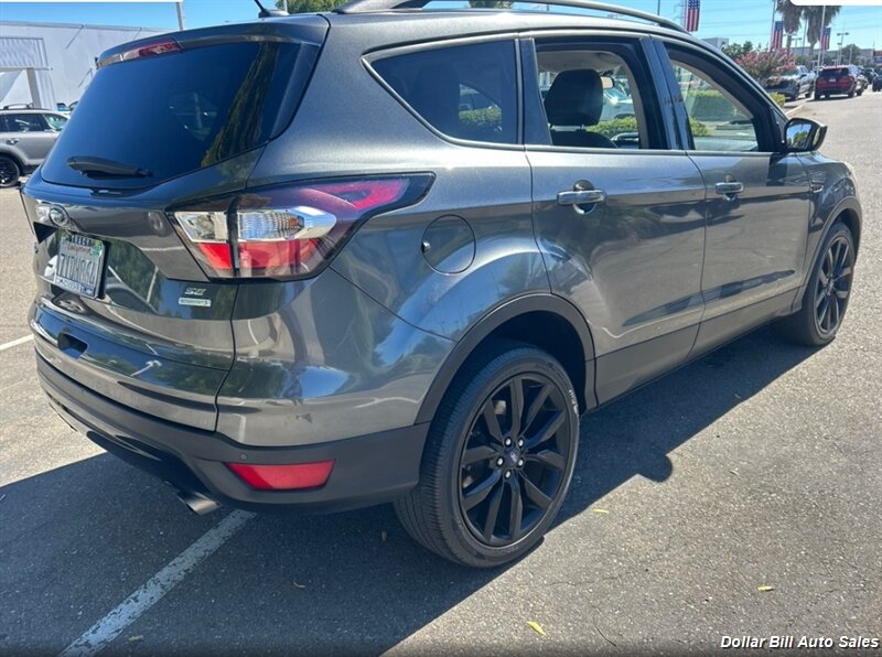 2017 Ford Escape SE - Photo 3 - Visalia, CA 93292