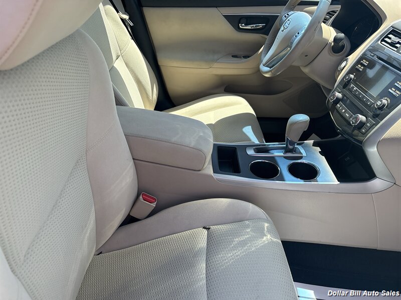 2015 Nissan Altima 2.5 SV - Photo 13 - Visalia, CA 93292