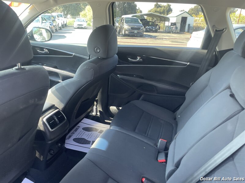 2019 Kia Sorento LX V6   - Photo 11 - Visalia, CA 93292