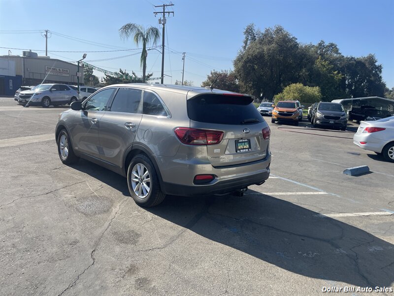 2019 Kia Sorento LX V6   - Photo 5 - Visalia, CA 93292