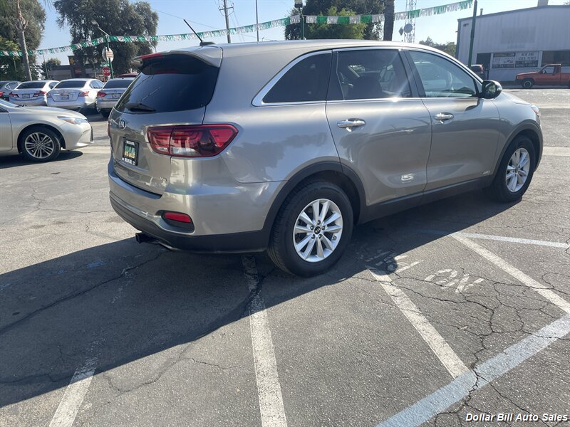 2019 Kia Sorento LX V6   - Photo 7 - Visalia, CA 93292