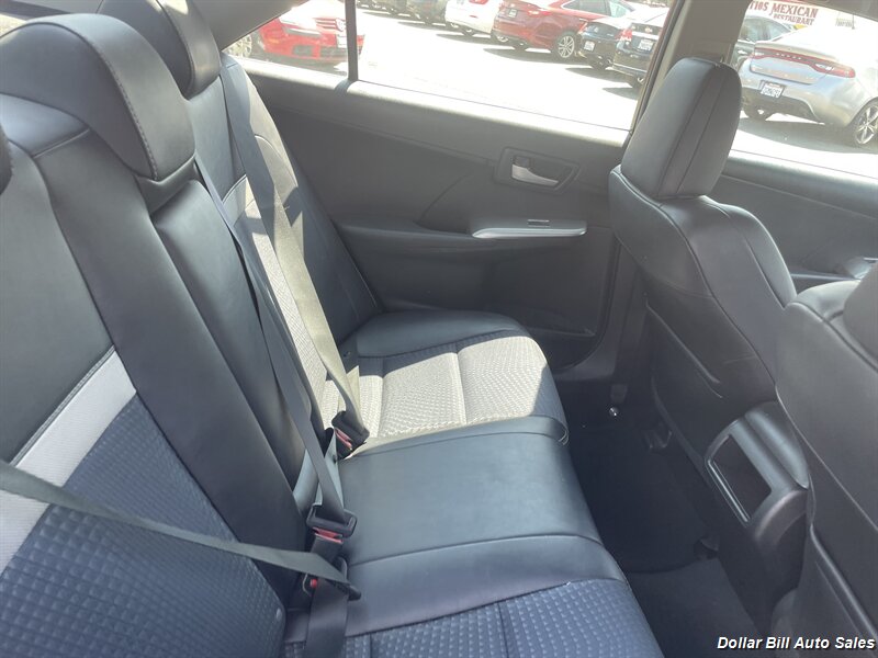 2012 Toyota Camry SE   - Photo 13 - Visalia, CA 93292