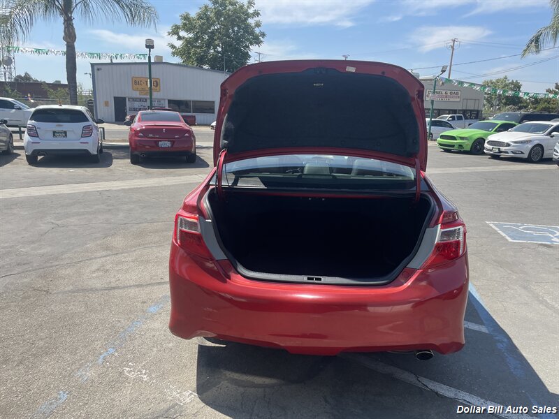 2012 Toyota Camry SE   - Photo 12 - Visalia, CA 93292