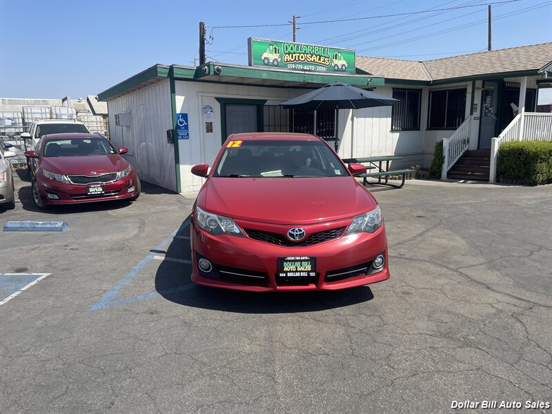 2012 Toyota Camry SE   - Photo 2 - Visalia, CA 93292