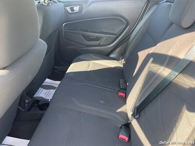 2014 Ford Fiesta SE   - Photo 11 - Visalia, CA 93292