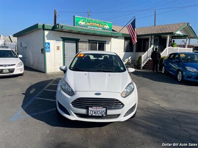 2014 Ford Fiesta SE   - Photo 2 - Visalia, CA 93292