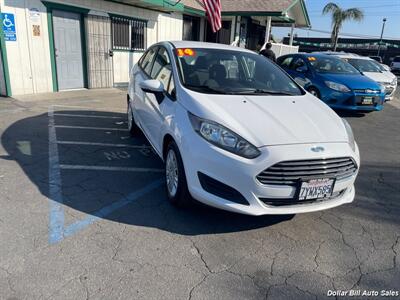 2014 Ford Fiesta SE   - Photo 1 - Visalia, CA 93292