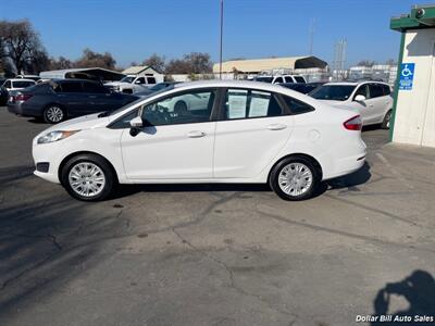 2014 Ford Fiesta SE   - Photo 4 - Visalia, CA 93292