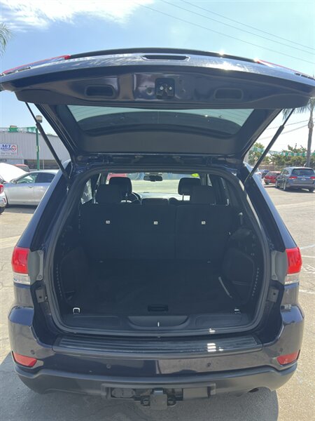 2016 Jeep Grand Cherokee Laredo - Photo 9 - Visalia, CA 93292
