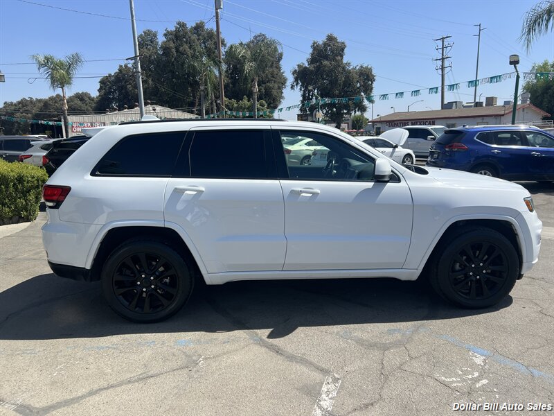 2018 Jeep Grand Cherokee Laredo - Photo 4 - Visalia, CA 93292