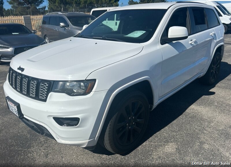 2018 Jeep Grand Cherokee Laredo   - Photo 1 - Visalia, CA 93292