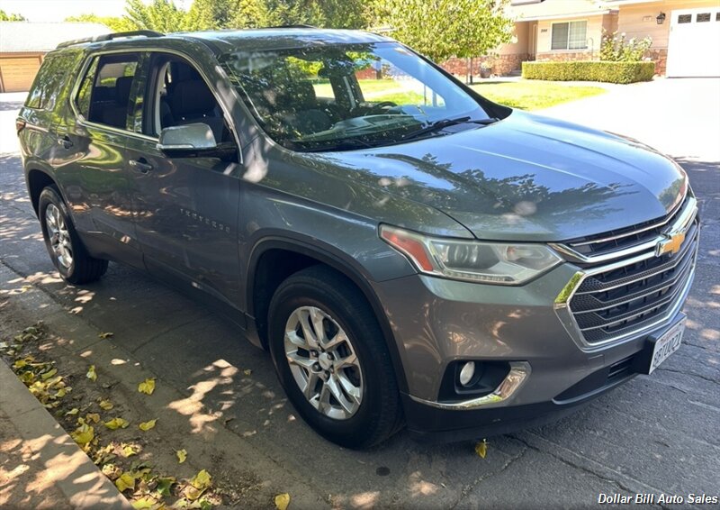 2018 Chevrolet Traverse LT Cloth   - Photo 1 - Visalia, CA 93292