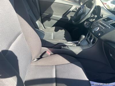 2011 Mazda Mazda3 i Sport   - Photo 14 - Visalia, CA 93292